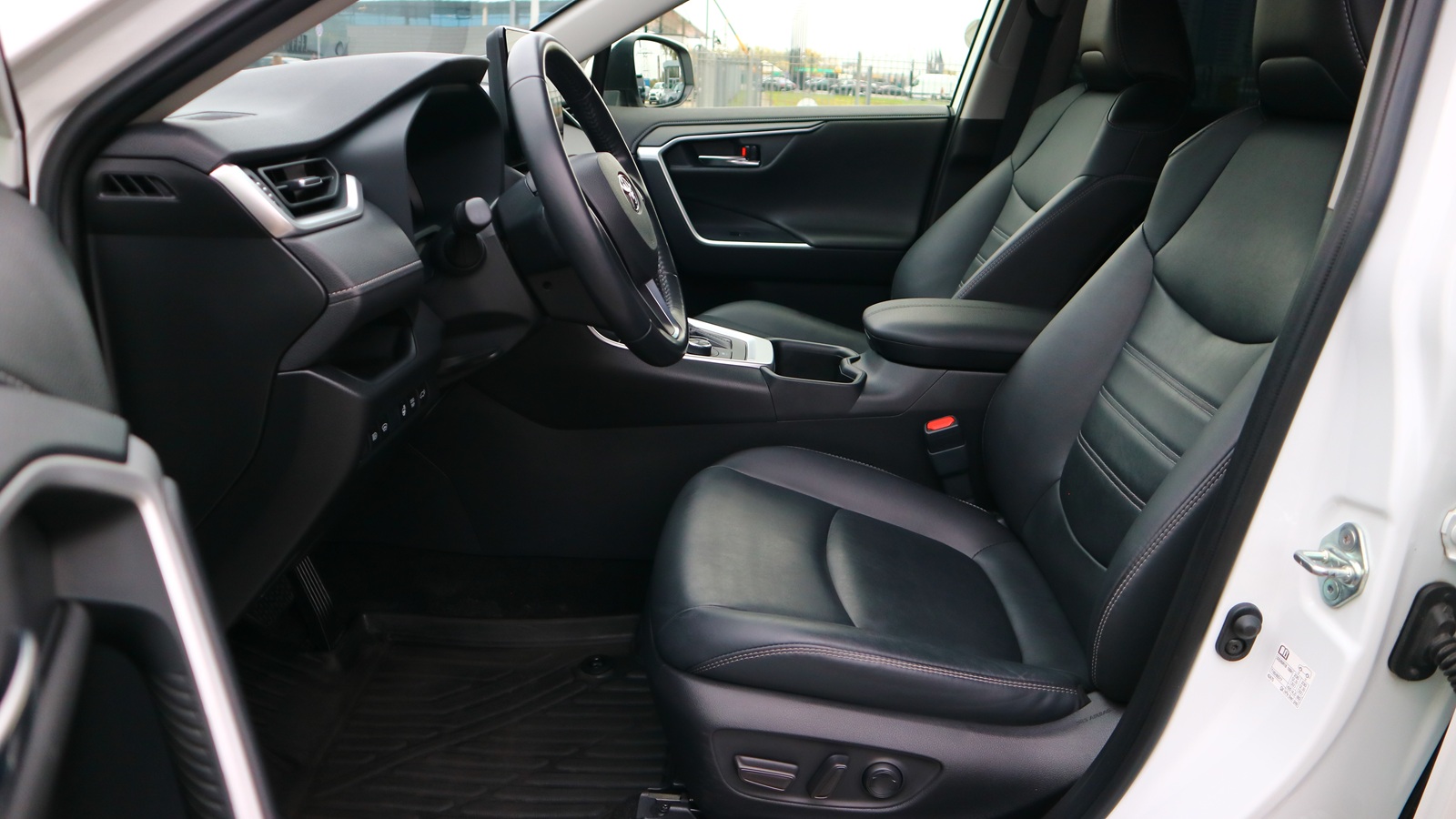 Toyota RAV4 2023 року з пробігом 118301 км, Універсал, Тойота Центр Київ "Автосаміт Укравто Столичне", м.Київ - 1575000 ГРН | Фото № 13