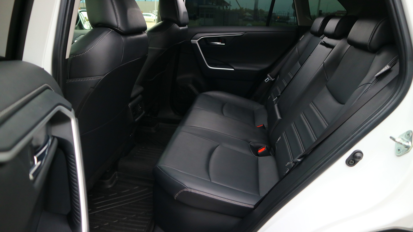 Toyota RAV4 2023 року з пробігом 118301 км, Універсал, Тойота Центр Київ "Автосаміт Укравто Столичне", м.Київ - 1575000 ГРН | Фото № 14