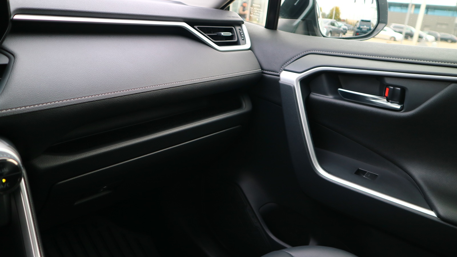 Toyota RAV4 2023 року з пробігом 118301 км, Універсал, Тойота Центр Київ "Автосаміт Укравто Столичне", м.Київ - 1575000 ГРН | Фото № 17