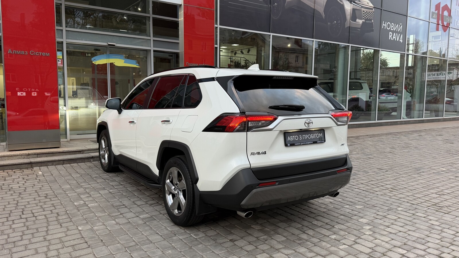 Toyota RAV4 2019 року з пробігом 76005 км, Універсал, Тойота Центр Кривий Ріг "Алмаз Сістем", м.Кривий Ріг - 1400000 ГРН | Фото № 2