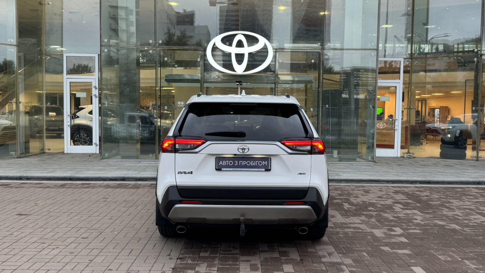 Toyota RAV4 2023 року, Універсал, Тойота Центр Київ "Автосаміт Укравто", м.Київ | Фото № 4 Toyota RAV4 2023 року з пробігом 194197 км, Універсал, Тойота Центр Київ "Автосаміт Укравто", м.Київ - 1188000 ГРН | Фото № 4