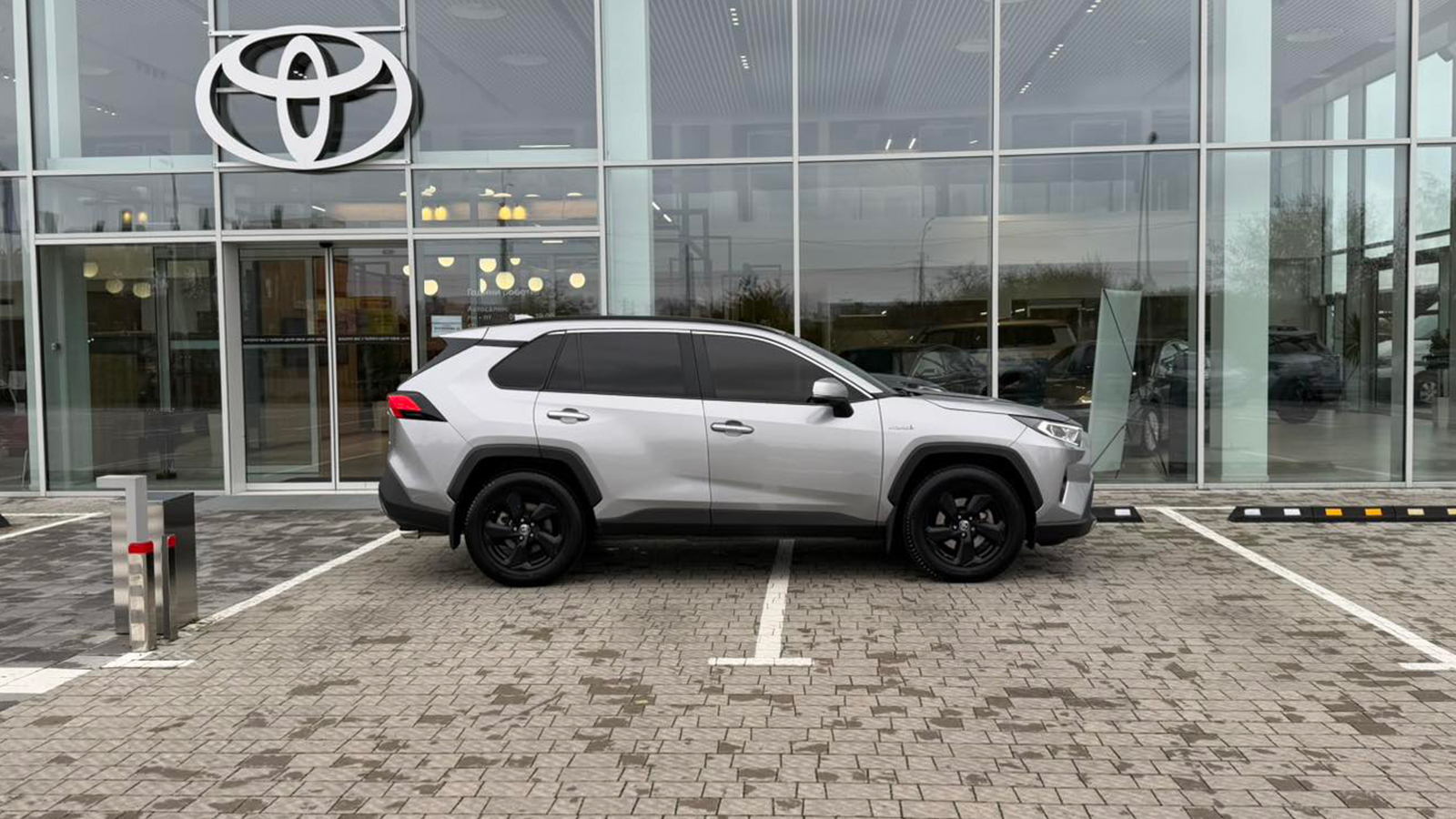 Toyota RAV4 2021 року з пробігом 69704 км, Універсал, Тойота Центр Рівне "Агат Авто", м.Рівне - 1526610 ГРН | Фото № 17