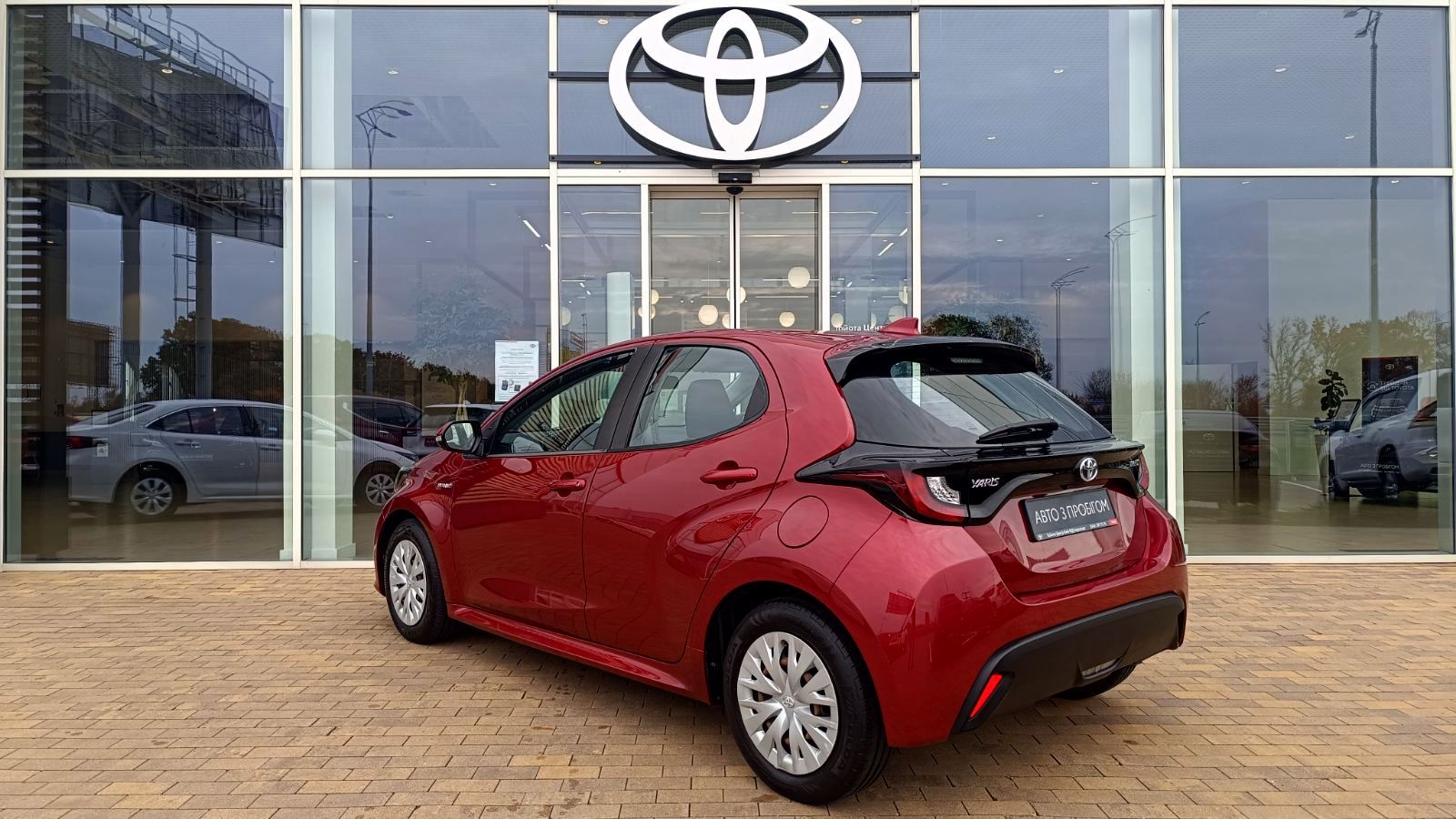 Toyota YARIS 2021 року, Хетчбек, Тойота Центр Київ "ВІДІ Аеропорт", м.Київ | Фото № 2 Toyota YARIS 2021 року з пробігом 82636 км, Хетчбек, Тойота Центр Київ "ВІДІ Аеропорт", м.Київ - 845000 ГРН | Фото № 2
