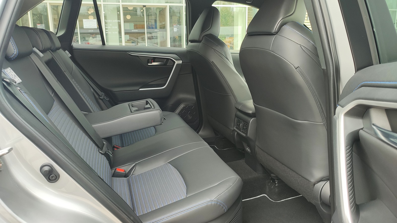 Toyota RAV4 2025 року з пробігом 11795 км, Універсал, Тойота Центр Київ "ВіДі Автострада", м.Київ - 2030000 ГРН | Фото № 7