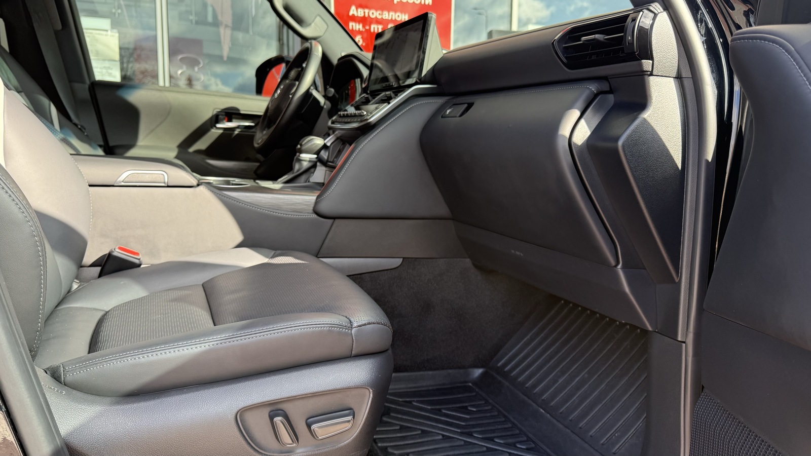 Toyota LAND CRUISER 200 2025 року з пробігом 16105 км, Універсал, Тойота Центр Вінниця "Преміум Мотор", м.Вінниця - 4100000 ГРН | Фото № 6