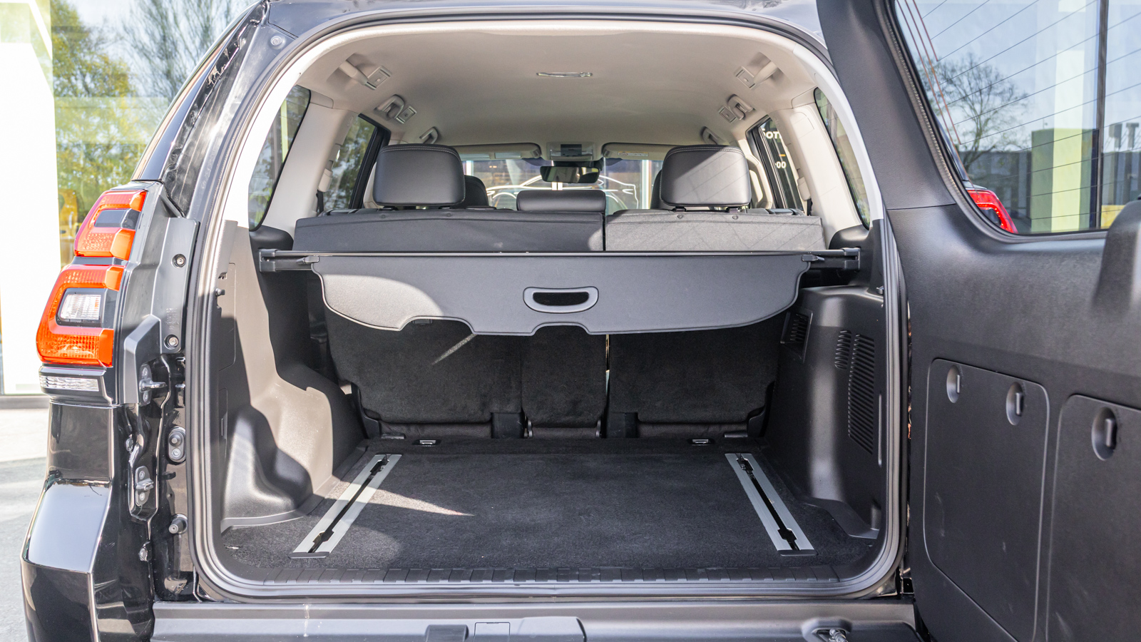 Toyota LAND CRUISER PRADO 2019 року, Універсал, Тойота Центр Дніпро "Алмаз Мотор" на Запорізькому шосе, м.Дніпро | Фото № 11 Toyota LAND CRUISER PRADO 2019 року з пробігом 186230 км, Універсал, Тойота Центр Дніпро "Алмаз Мотор" на Запорізькому шосе, м.Дніпро - 1800000 ГРН | Фото № 11