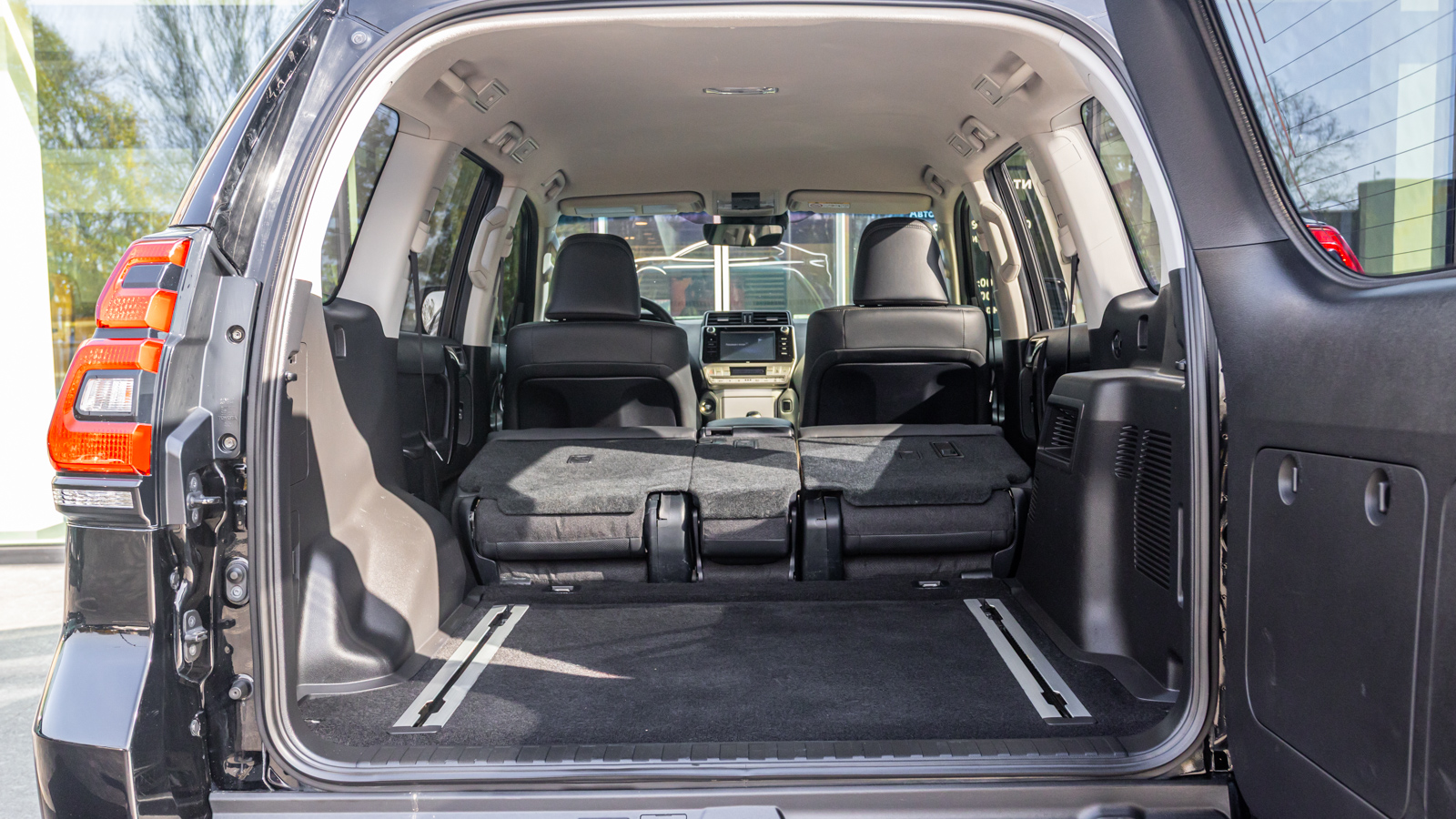 Toyota LAND CRUISER PRADO 2019 року, Універсал, Тойота Центр Дніпро "Алмаз Мотор" на Запорізькому шосе, м.Дніпро | Фото № 12 Toyota LAND CRUISER PRADO 2019 року з пробігом 186230 км, Універсал, Тойота Центр Дніпро "Алмаз Мотор" на Запорізькому шосе, м.Дніпро - 1800000 ГРН | Фото № 12