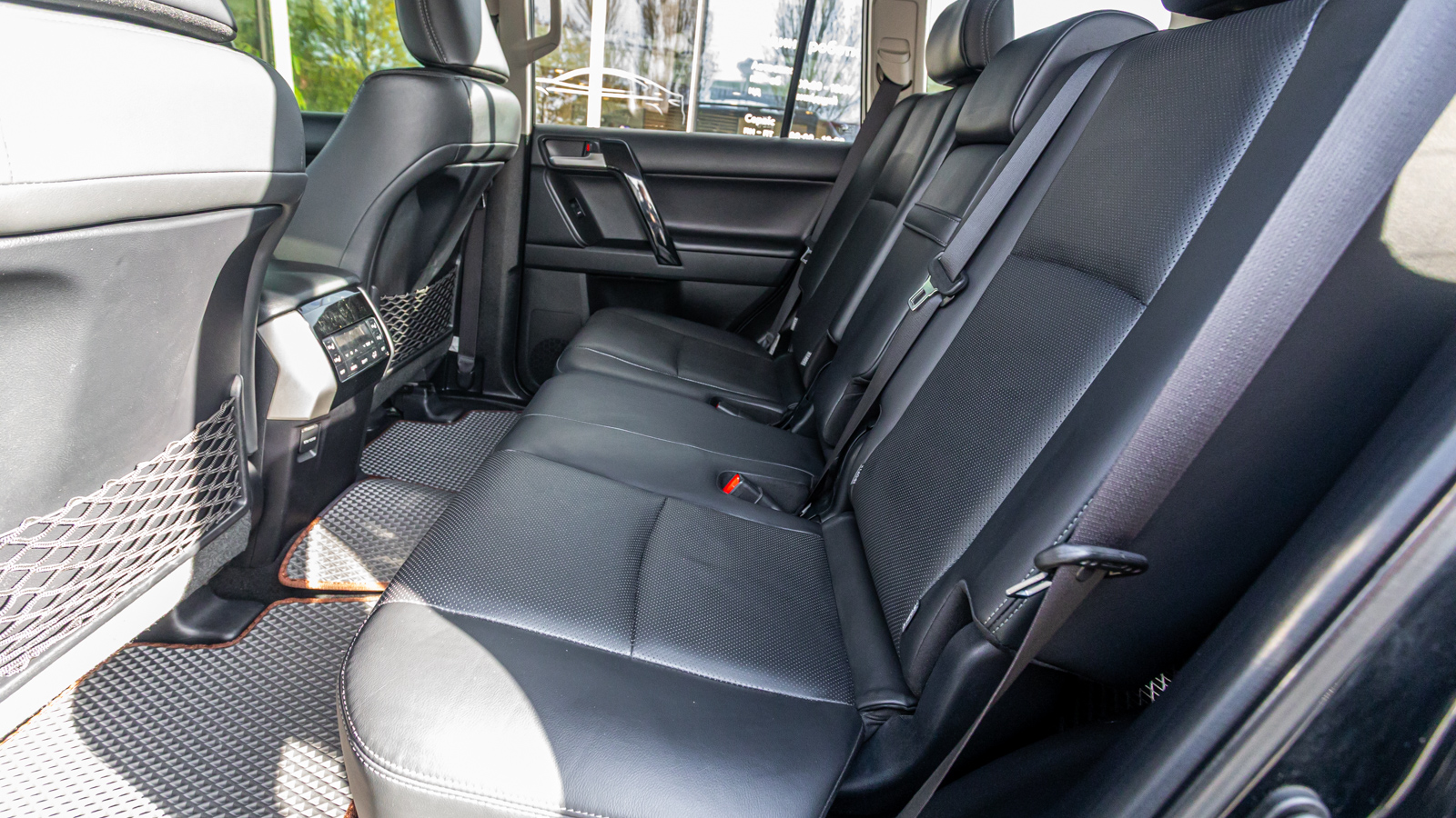 Toyota LAND CRUISER PRADO 2019 року, Універсал, Тойота Центр Дніпро "Алмаз Мотор" на Запорізькому шосе, м.Дніпро | Фото № 13 Toyota LAND CRUISER PRADO 2019 року з пробігом 186230 км, Універсал, Тойота Центр Дніпро "Алмаз Мотор" на Запорізькому шосе, м.Дніпро - 1800000 ГРН | Фото № 13