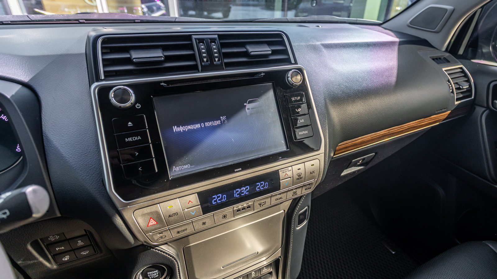 Toyota LAND CRUISER PRADO 2019 року, Універсал, Тойота Центр Дніпро "Алмаз Мотор" на Запорізькому шосе, м.Дніпро | Фото № 17 Toyota LAND CRUISER PRADO 2019 року з пробігом 186230 км, Універсал, Тойота Центр Дніпро "Алмаз Мотор" на Запорізькому шосе, м.Дніпро - 1800000 ГРН | Фото № 17
