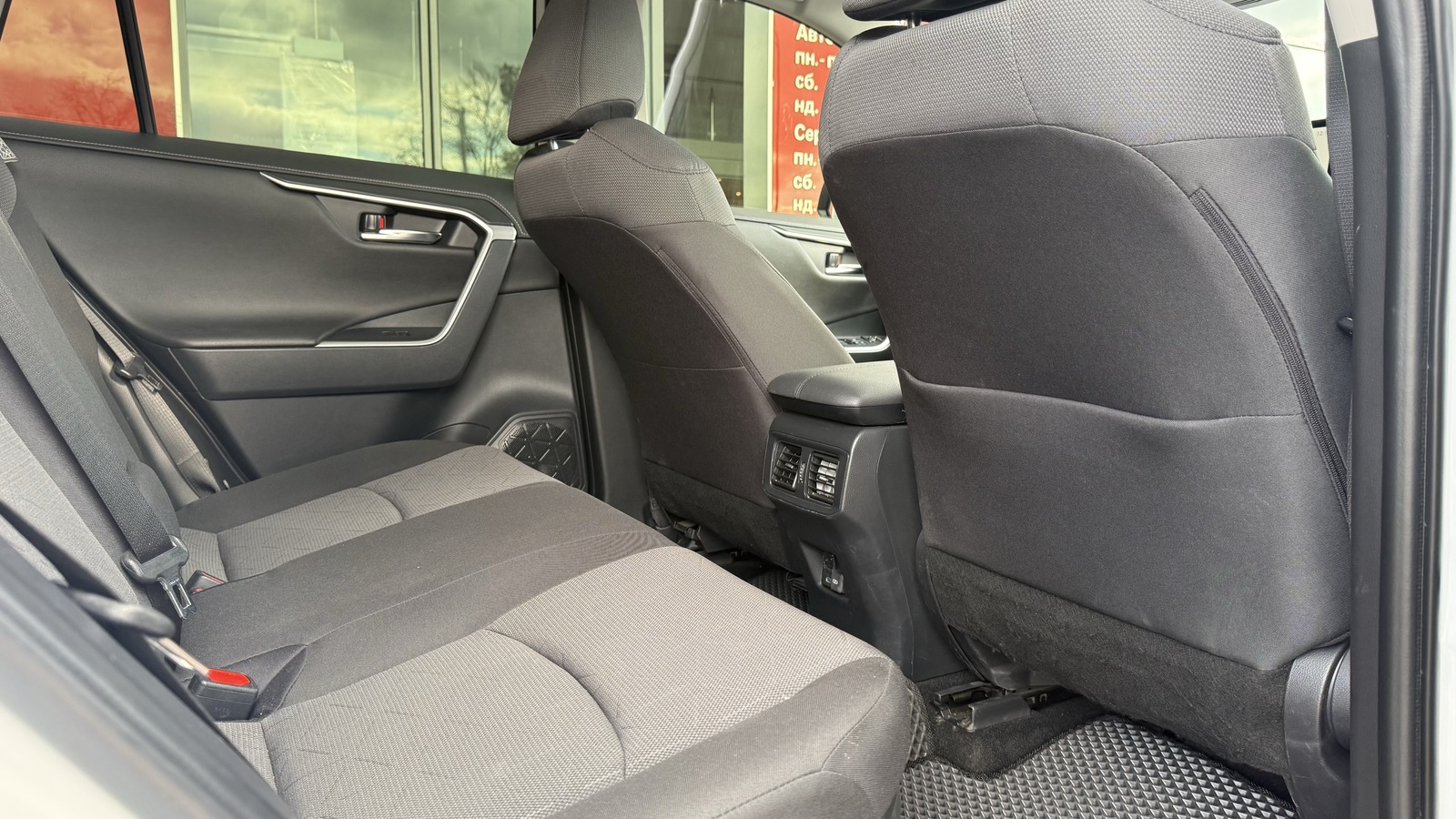 Toyota RAV4 2024 року, Універсал, Тойота Центр Вінниця "Преміум Мотор", м.Вінниця | Фото № 7 Toyota RAV4 2024 року з пробігом 21718 км, Універсал, Тойота Центр Вінниця "Преміум Мотор", м.Вінниця - 1700000 ГРН | Фото № 7