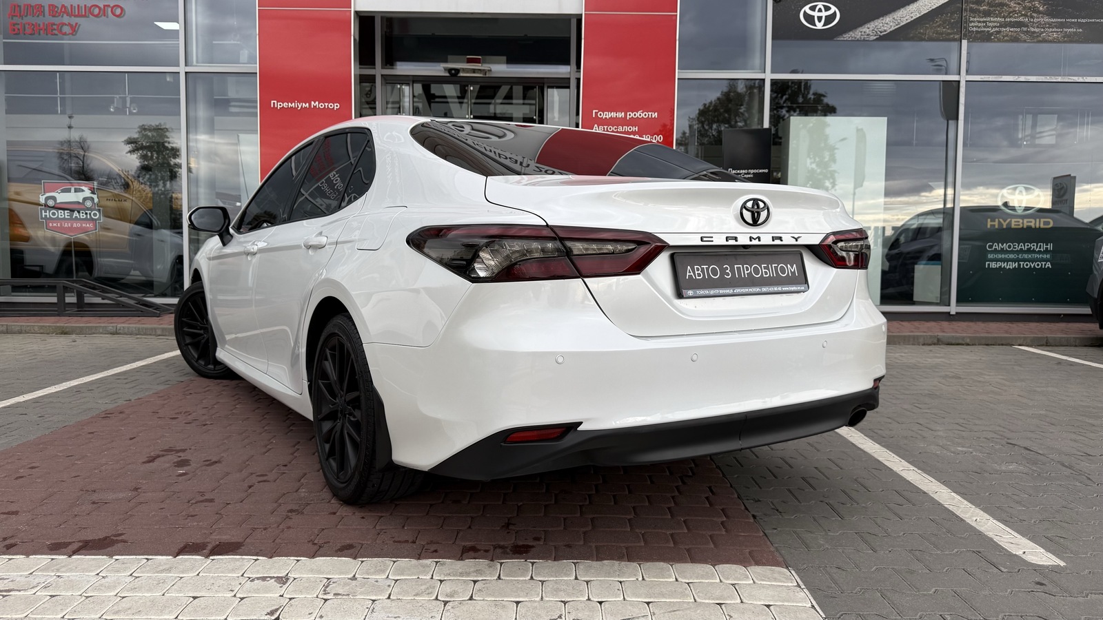 Toyota CAMRY 2021 року, Седан, Тойота Центр Вінниця "Преміум Мотор", м.Вінниця | Фото № 2 Toyota CAMRY 2021 року з пробігом 136065 км, Седан, Тойота Центр Вінниця "Преміум Мотор", м.Вінниця - 1160000 ГРН | Фото № 2