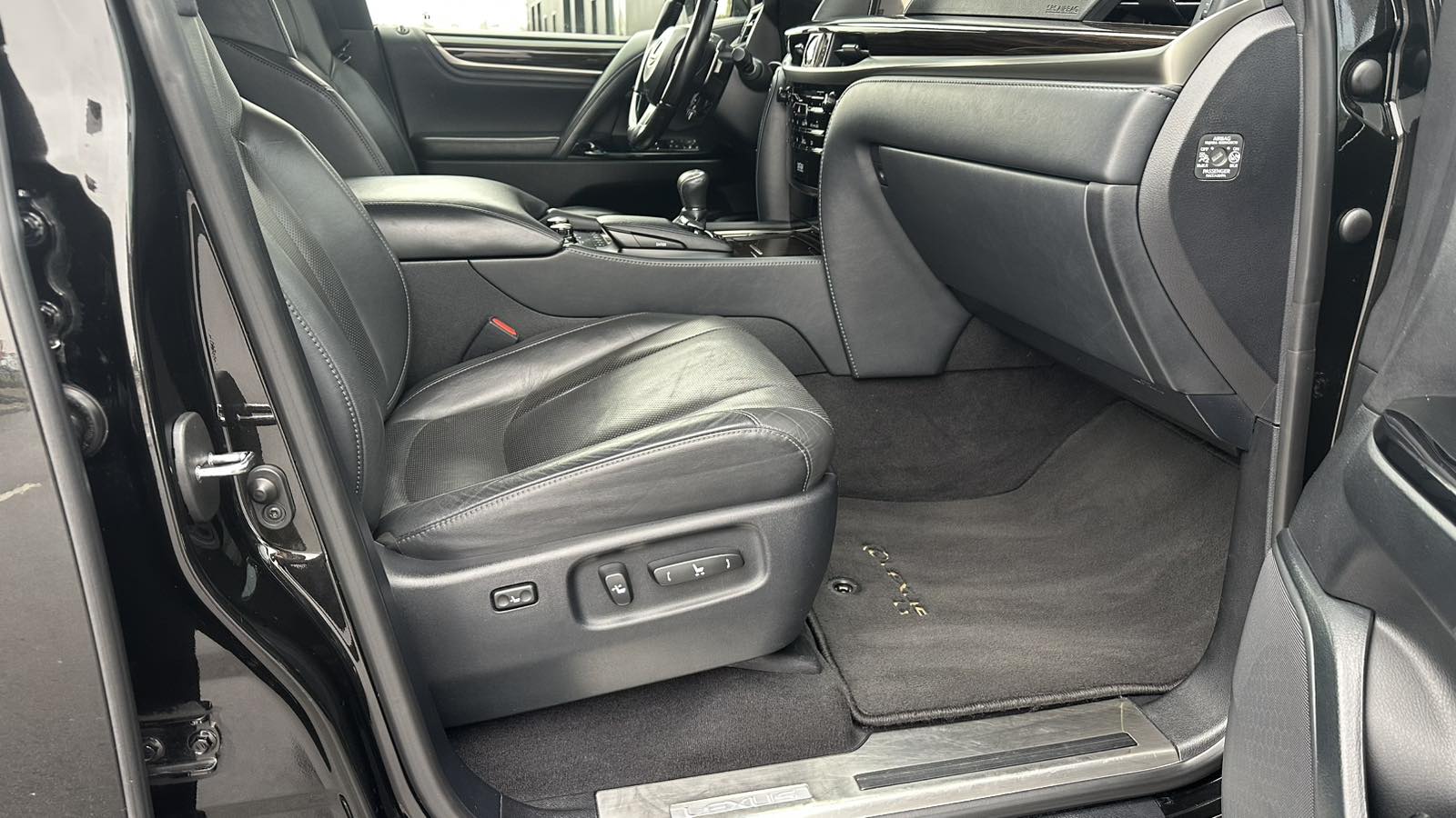 Lexus LX 2021 року, Універсал, Лексус Київ Аеропорт, м.Київ | Фото № 6 Lexus LX 2021 року з пробігом 200700 км, Універсал, Лексус Київ Аеропорт, м.Київ - 3808739 ГРН | Фото № 6