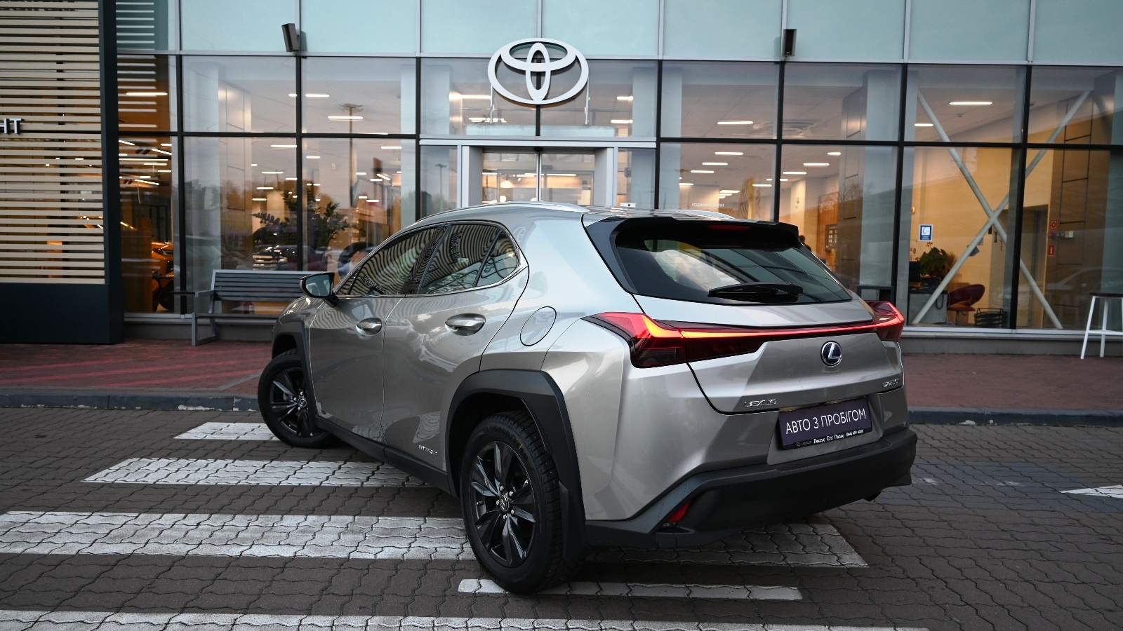 Lexus UX 2020 року з пробігом 48514 км, Хетчбек, Тойота Центр Київ "Сіті Плаза", м.Київ - 1314180 ГРН | Фото № 2