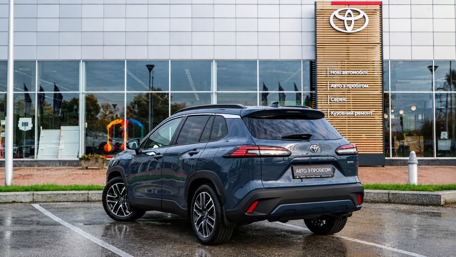 Toyota COROLLA CROSS 2025 року, Універсал, Тойота Центр Київ "Автосаміт Укравто Столичне", м.Київ | Фото № 2 Toyota COROLLA CROSS 2025 року з пробігом 1135 км, Універсал, Тойота Центр Київ "Автосаміт Укравто Столичне", м.Київ - 1845000 ГРН | Фото № 2