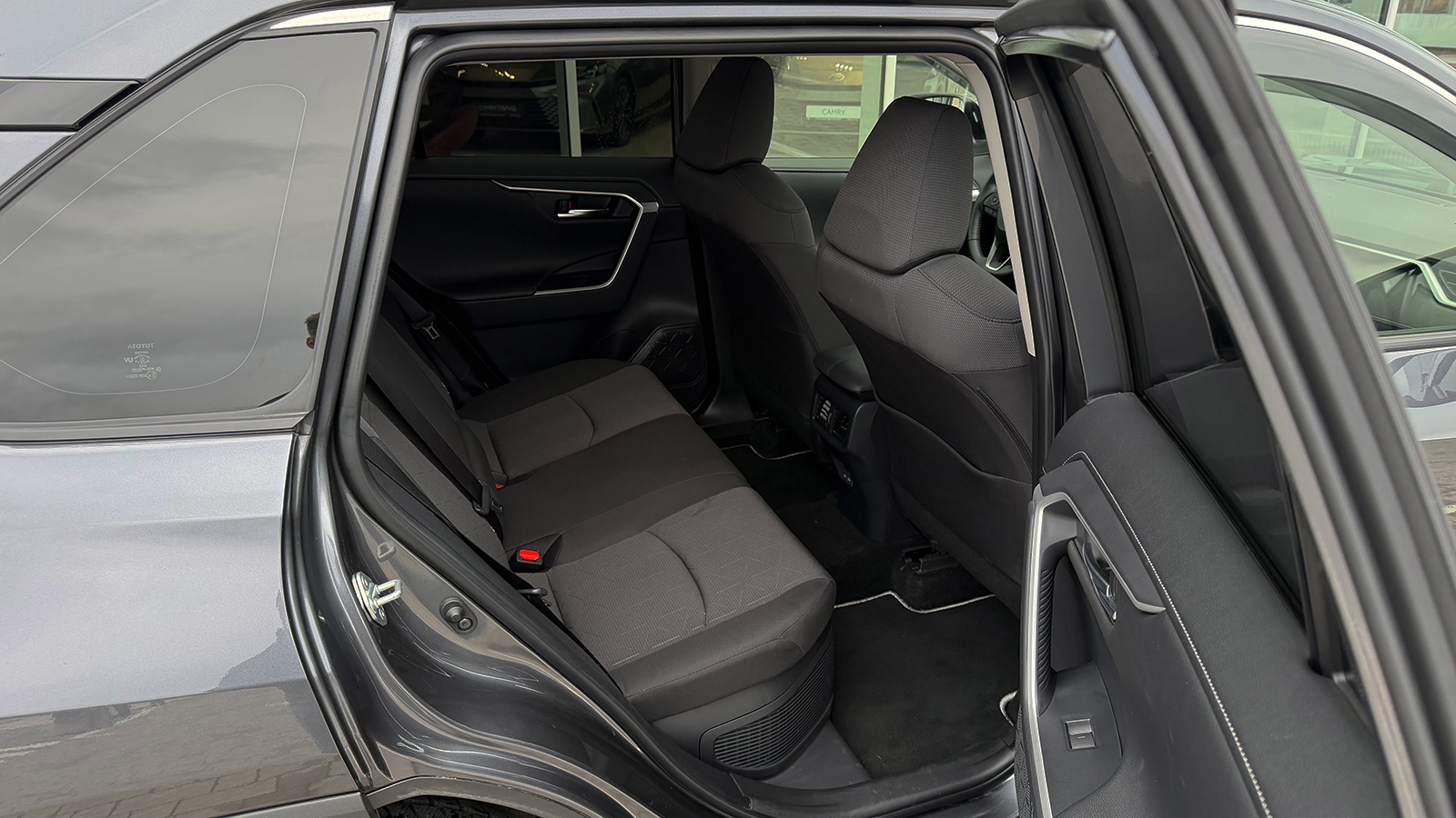 Toyota RAV4 2025 року, Універсал, Тойота Центр Рівне "Агат Авто", м.Рівне | Фото № 7 Toyota RAV4 2025 року з пробігом 15769 км, Універсал, Тойота Центр Рівне "Агат Авто", м.Рівне - 1767000 ГРН | Фото № 7