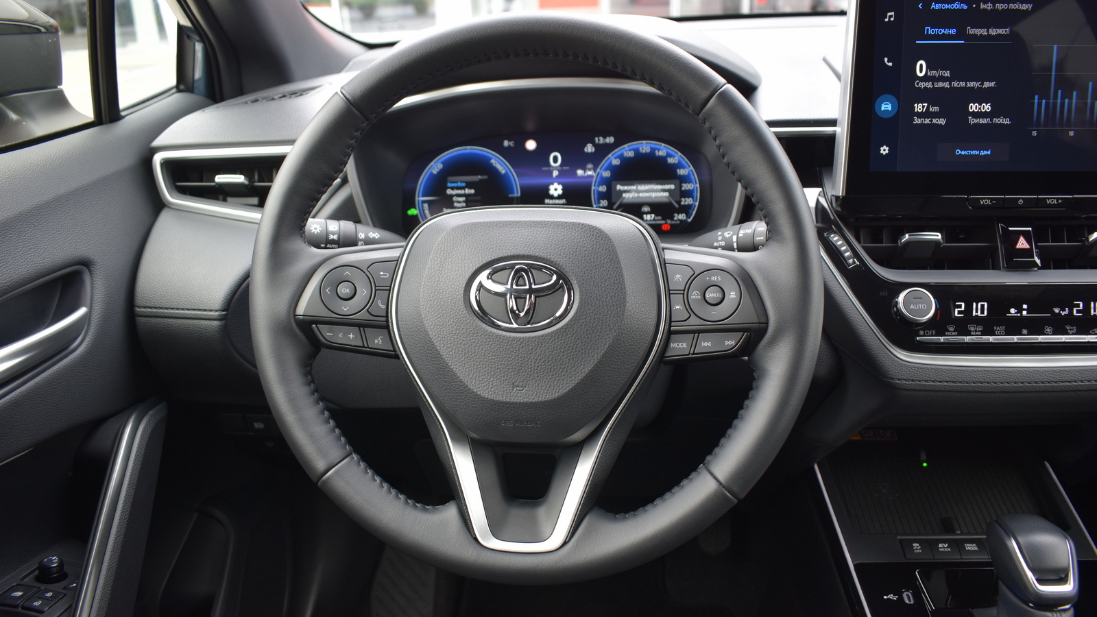 Toyota COROLLA CROSS 2025 року, Хетчбек, Тойота Центр Житомир "Стар - Кар", м.Житомир | Фото № 9 Toyota COROLLA CROSS 2025 року з пробігом 861 км, Хетчбек, Тойота Центр Житомир "Стар - Кар", м.Житомир - 1818150 ГРН | Фото № 9