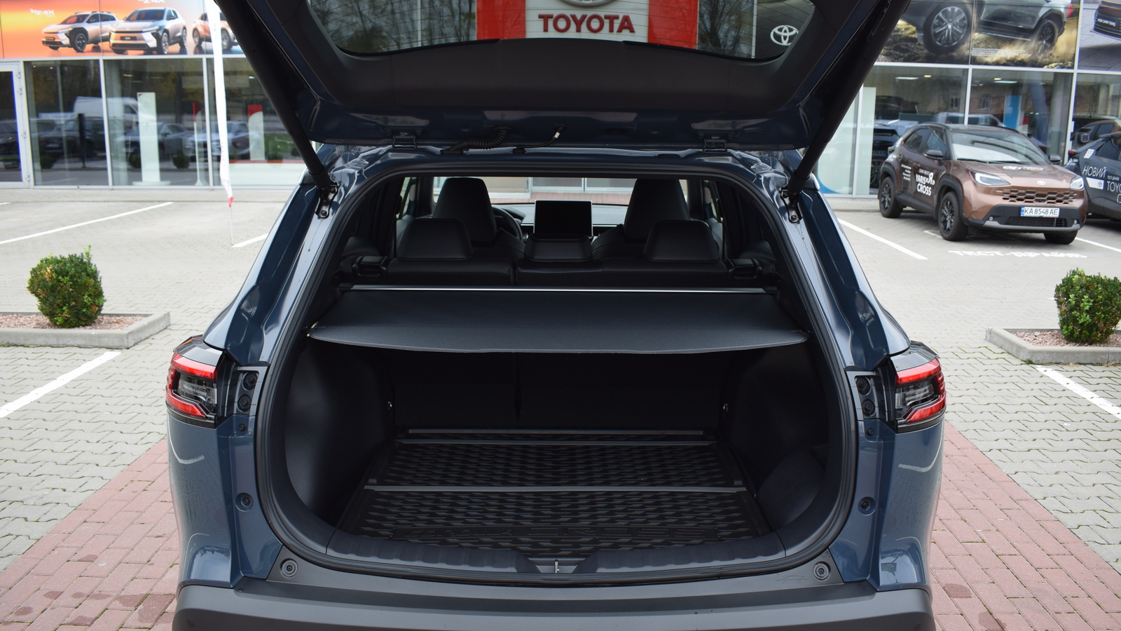 Toyota COROLLA CROSS 2025 року, Хетчбек, Тойота Центр Житомир "Стар - Кар", м.Житомир | Фото № 10 Toyota COROLLA CROSS 2025 року з пробігом 861 км, Хетчбек, Тойота Центр Житомир "Стар - Кар", м.Житомир - 1818150 ГРН | Фото № 10