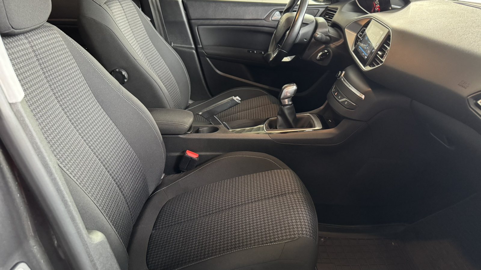 Інші авто PEUGEOT 308 2021 року, Хетчбек, Тойота Центр Київ "Автосаміт Укравто", м.Київ | Фото № 6 Інші авто PEUGEOT 308 2021 року з пробігом 110303 км, Хетчбек, Тойота Центр Київ "Автосаміт Укравто", м.Київ - 700250 ГРН | Фото № 6