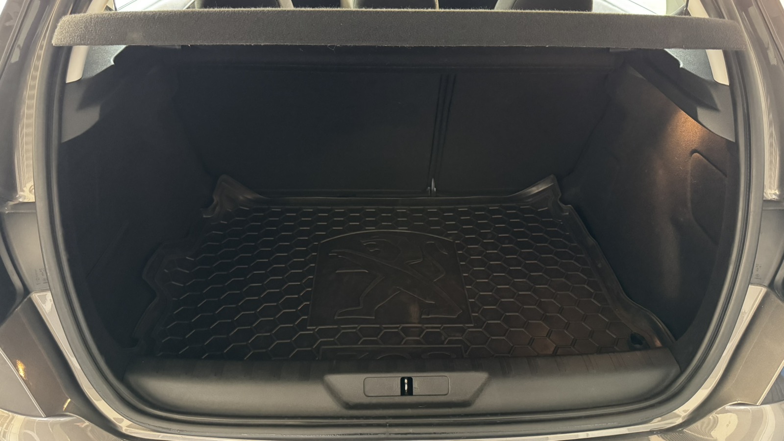 Інші авто PEUGEOT 308 2021 року, Хетчбек, Тойота Центр Київ "Автосаміт Укравто", м.Київ | Фото № 10 Інші авто PEUGEOT 308 2021 року з пробігом 110303 км, Хетчбек, Тойота Центр Київ "Автосаміт Укравто", м.Київ - 700250 ГРН | Фото № 10