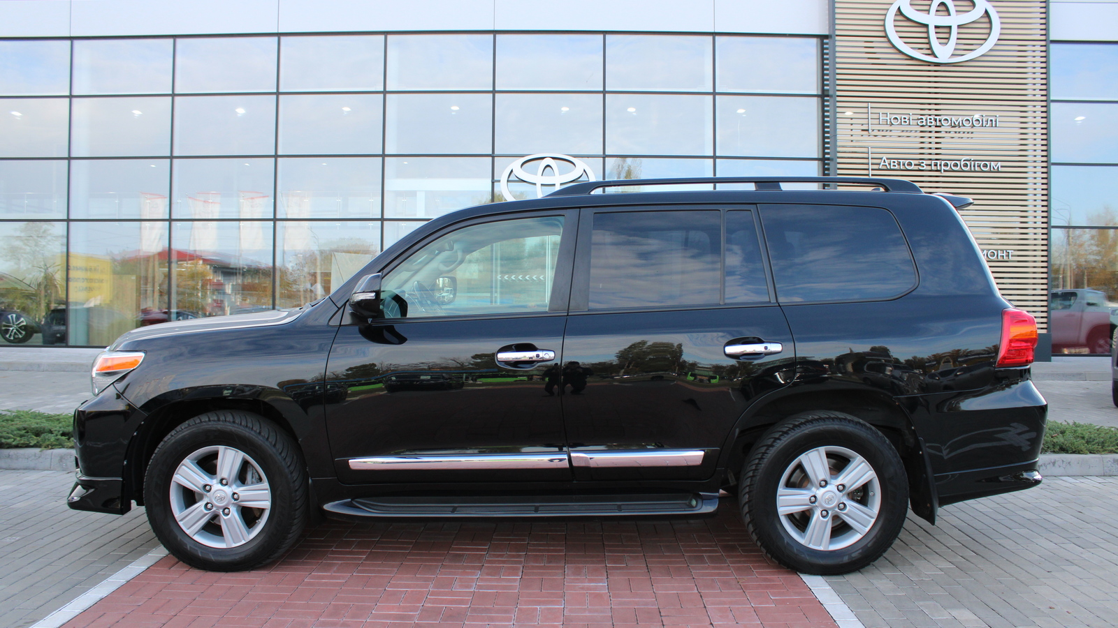 Toyota LAND CRUISER 2015 року, Універсал, Тойота Центр Черкаси "Мотор Сіті", м.Черкаси | Фото № 3 Toyota LAND CRUISER 2015 року з пробігом 285906 км, Універсал, Тойота Центр Черкаси "Мотор Сіті", м.Черкаси - 1610000 ГРН | Фото № 3