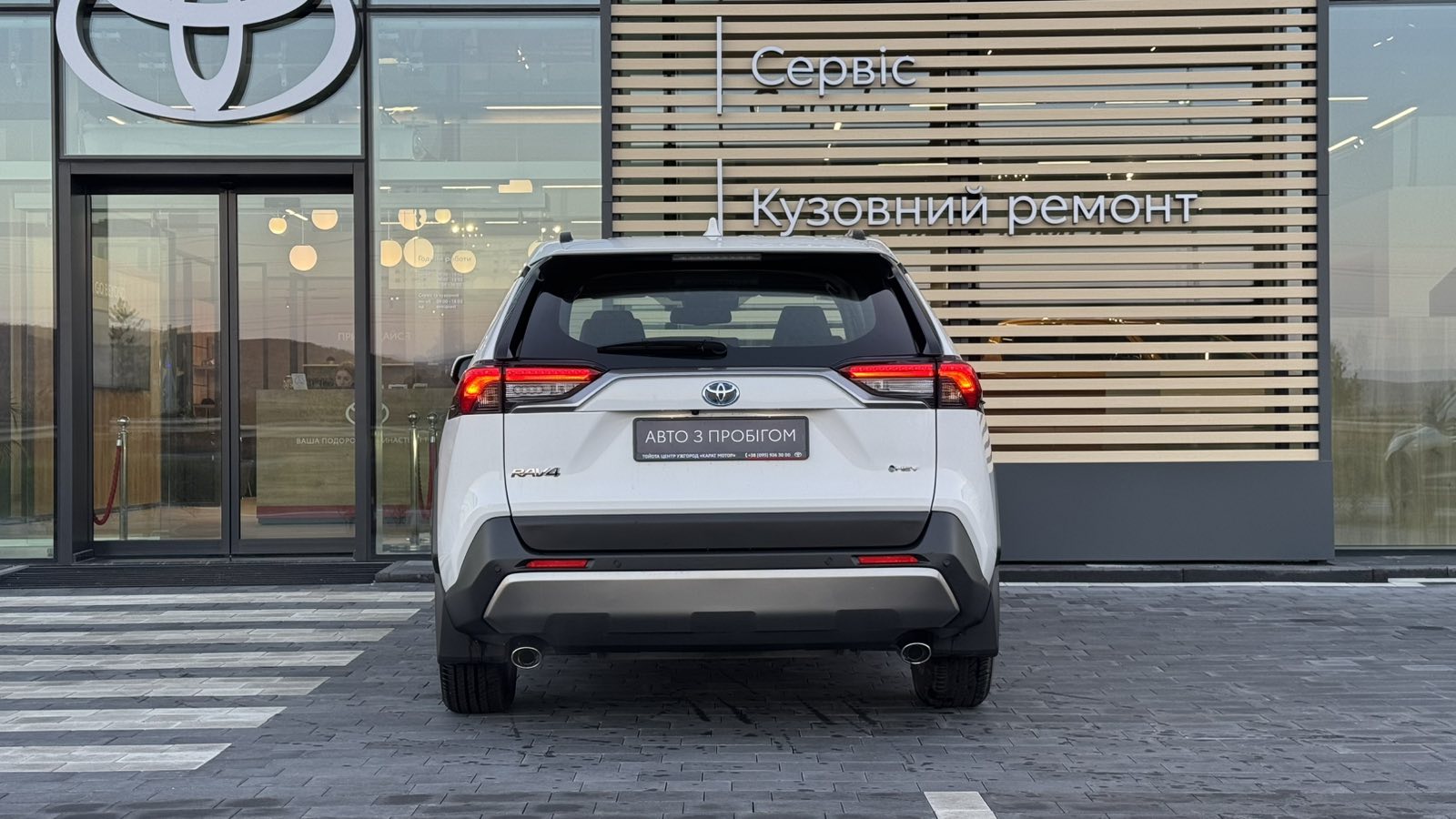 Toyota RAV4 2025 року, Універсал, Тойота Центр Ужгород "Карат Мотор", м.Ужгород | Фото № 4 Toyota RAV4 2025 року з пробігом 13354 км, Універсал, Тойота Центр Ужгород "Карат Мотор", м.Ужгород - 1675620 ГРН | Фото № 4