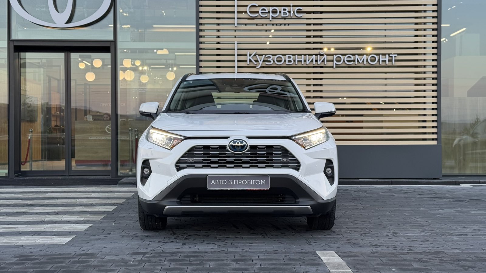 Toyota RAV4 2025 року, Універсал, Тойота Центр Ужгород "Карат Мотор", м.Ужгород | Фото № 5 Toyota RAV4 2025 року з пробігом 13354 км, Універсал, Тойота Центр Ужгород "Карат Мотор", м.Ужгород - 1675620 ГРН | Фото № 5