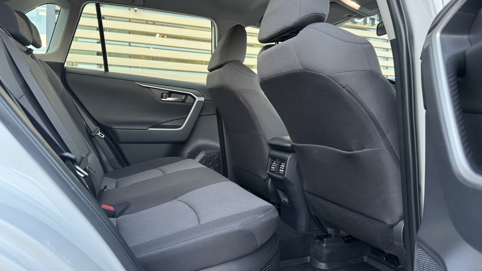 Toyota RAV4 2025 року, Універсал, Тойота Центр Ужгород "Карат Мотор", м.Ужгород | Фото № 7 Toyota RAV4 2025 року з пробігом 13354 км, Універсал, Тойота Центр Ужгород "Карат Мотор", м.Ужгород - 1675620 ГРН | Фото № 7