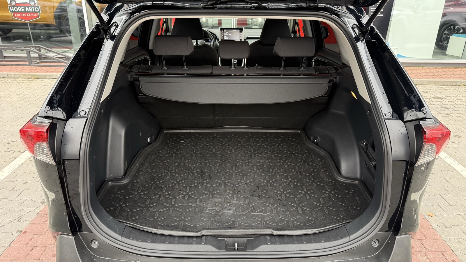 Toyota RAV4 2021 року, Універсал, Тойота Центр Вінниця "Преміум Мотор", м.Вінниця | Фото № 10 Toyota RAV4 2021 року з пробігом 181588 км, Універсал, Тойота Центр Вінниця "Преміум Мотор", м.Вінниця - 1290000 ГРН | Фото № 10