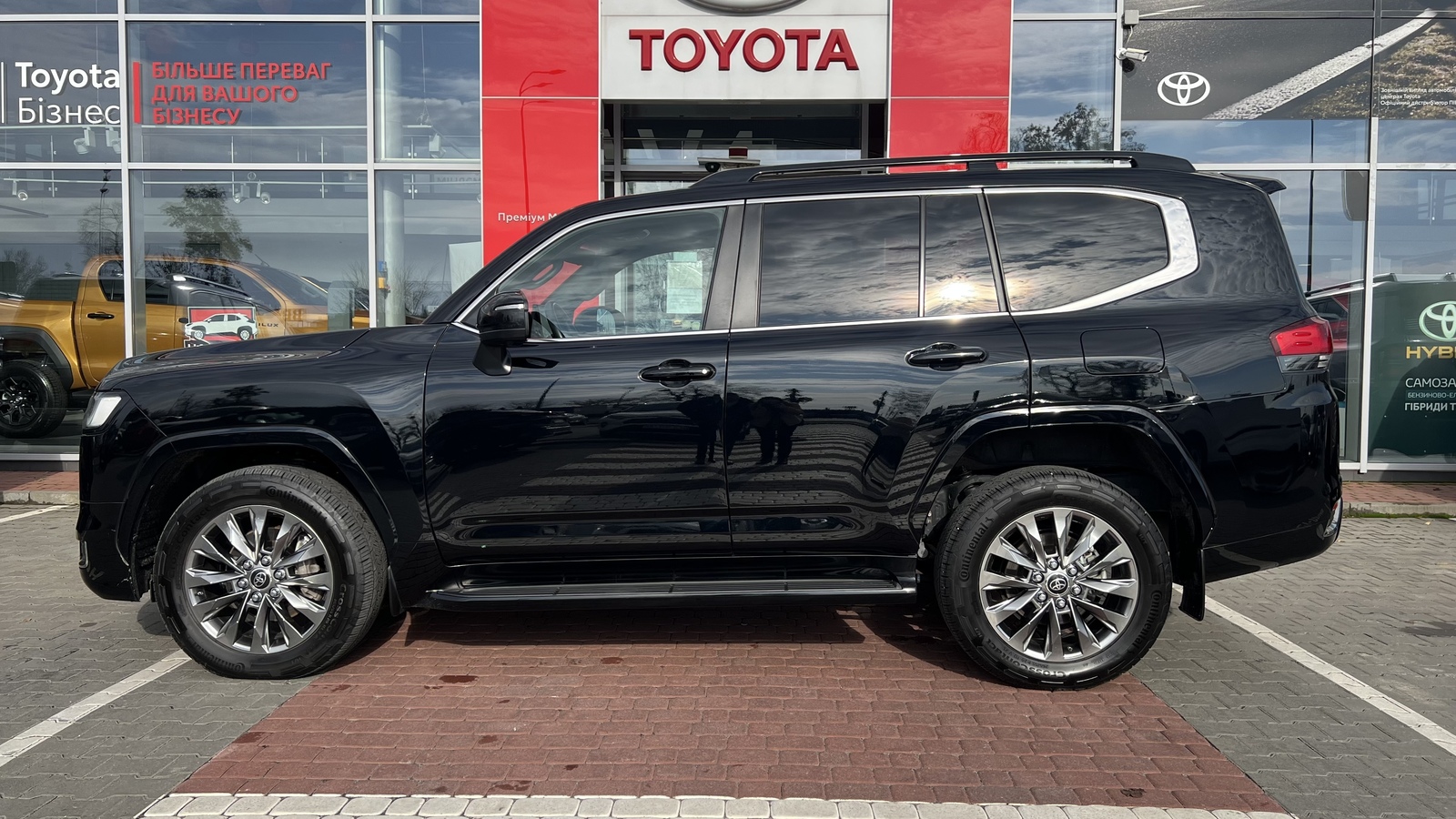 Toyota LAND CRUISER 2023 року, Універсал, Тойота Центр Вінниця "Преміум Мотор", м.Вінниця | Фото № 3 Toyota LAND CRUISER 2023 року з пробігом 150000 км, Універсал, Тойота Центр Вінниця "Преміум Мотор", м.Вінниця - 3240000 ГРН | Фото № 3