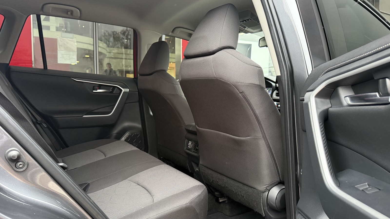 Toyota RAV4 2023 року, Універсал, Тойота Центр Вінниця "Преміум Мотор", м.Вінниця | Фото № 7 Toyota RAV4 2023 року з пробігом 21273 км, Універсал, Тойота Центр Вінниця "Преміум Мотор", м.Вінниця - 1400000 ГРН | Фото № 7