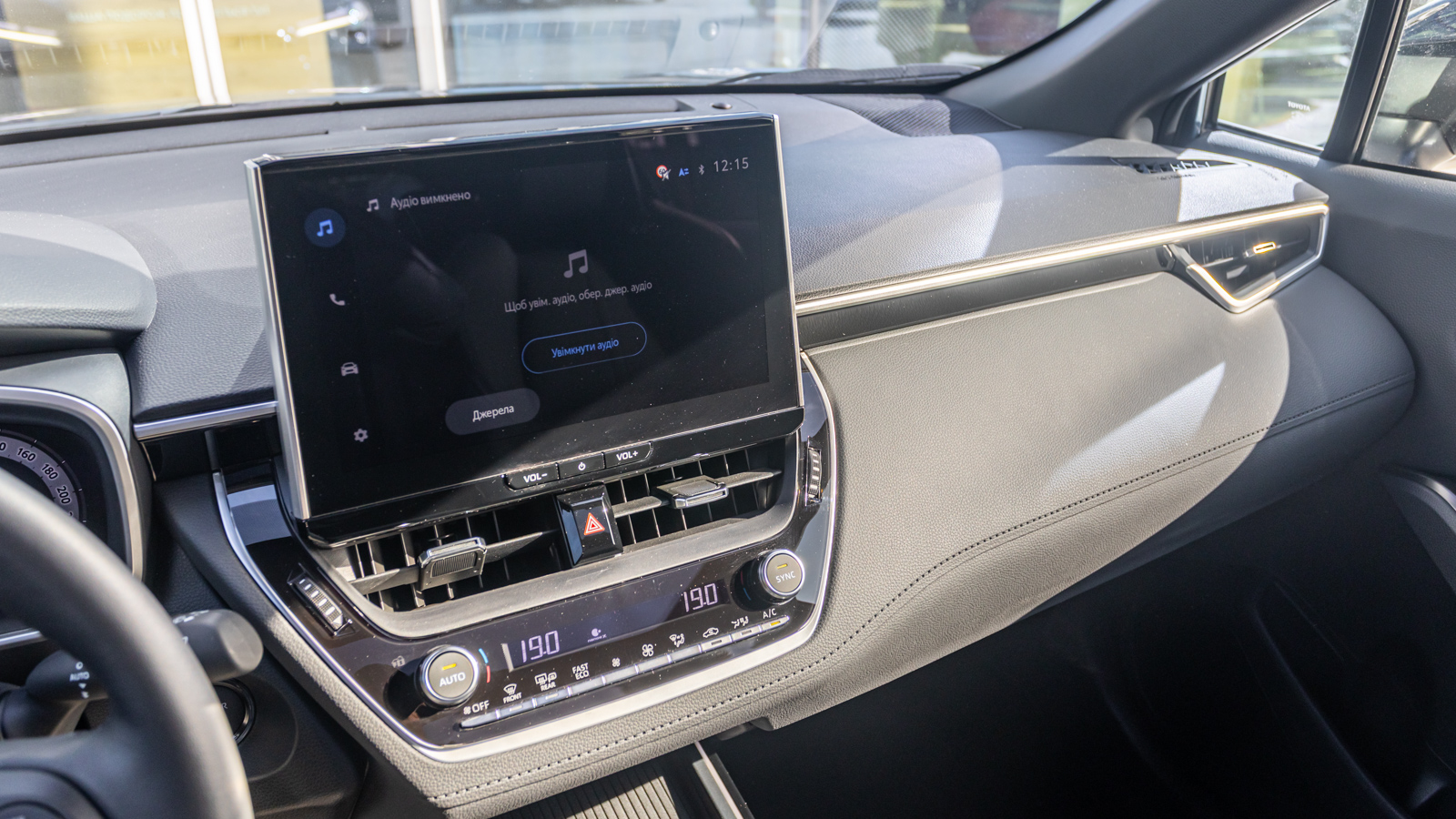 Toyota COROLLA CROSS 2025 року, Універсал, Тойота Центр Дніпро "Алмаз Мотор" на Запорізькому шосе, м.Дніпро | Фото № 17 Toyota COROLLA CROSS 2025 року з пробігом 1489 км, Універсал, Тойота Центр Дніпро "Алмаз Мотор" на Запорізькому шосе, м.Дніпро - 1812380 ГРН | Фото № 17