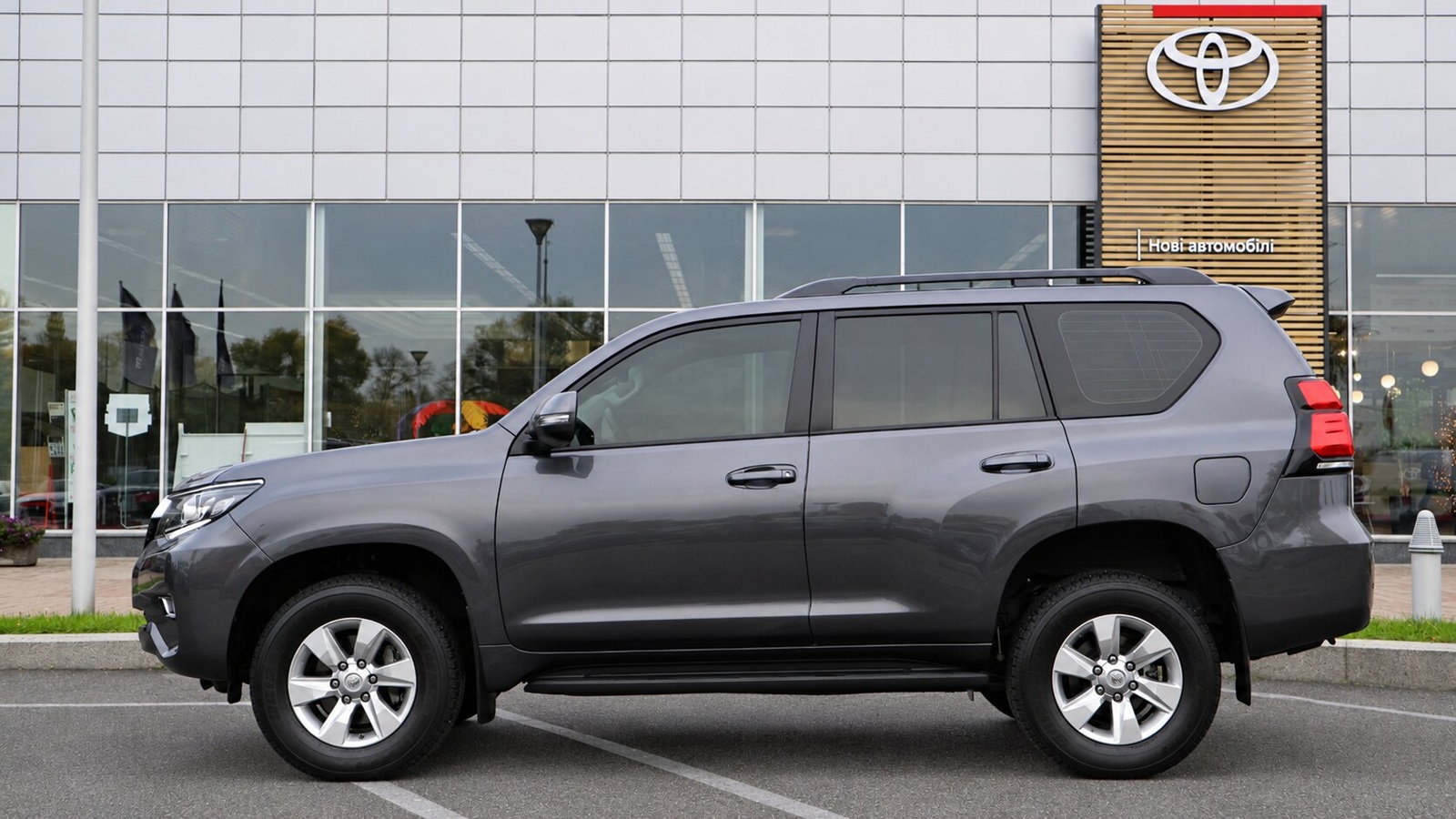 Toyota LAND CRUISER PRADO 2023 року, Універсал, Тойота Центр Київ "Автосаміт Укравто Столичне", м.Київ | Фото № 3 Toyota LAND CRUISER PRADO 2023 року з пробігом 18235 км, Універсал, Тойота Центр Київ "Автосаміт Укравто Столичне", м.Київ - 2497000 ГРН | Фото № 3