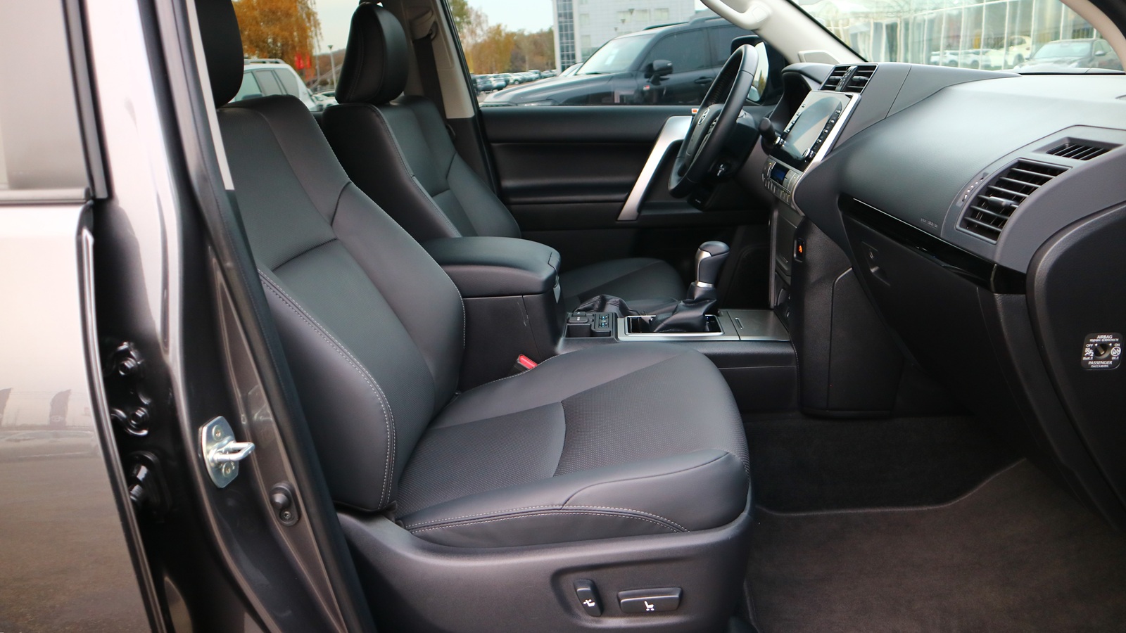 Toyota LAND CRUISER PRADO 2023 року, Універсал, Тойота Центр Київ "Автосаміт Укравто Столичне", м.Київ | Фото № 6 Toyota LAND CRUISER PRADO 2023 року з пробігом 18235 км, Універсал, Тойота Центр Київ "Автосаміт Укравто Столичне", м.Київ - 2497000 ГРН | Фото № 6