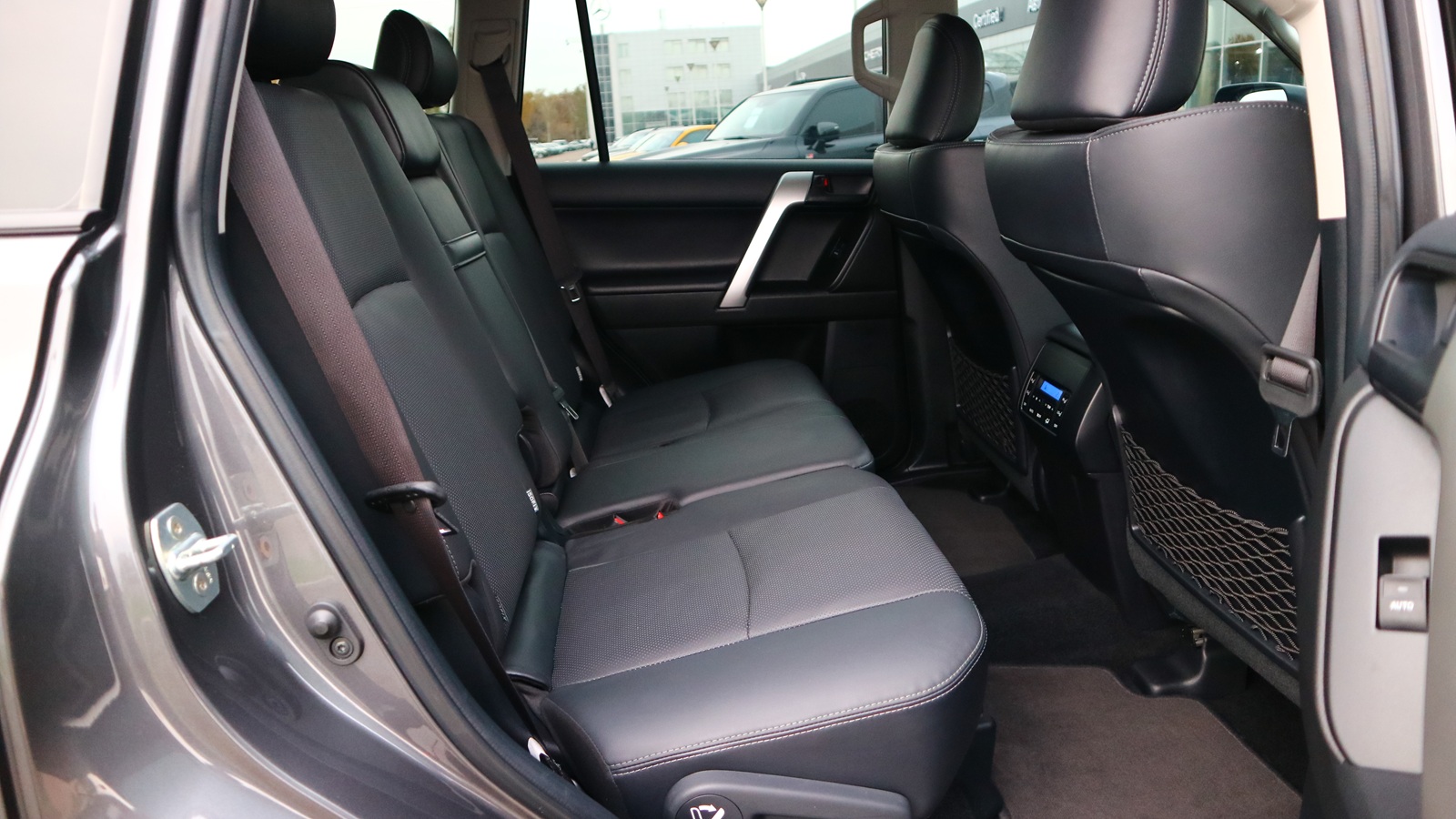Toyota LAND CRUISER PRADO 2023 року, Універсал, Тойота Центр Київ "Автосаміт Укравто Столичне", м.Київ | Фото № 7 Toyota LAND CRUISER PRADO 2023 року з пробігом 18235 км, Універсал, Тойота Центр Київ "Автосаміт Укравто Столичне", м.Київ - 2497000 ГРН | Фото № 7