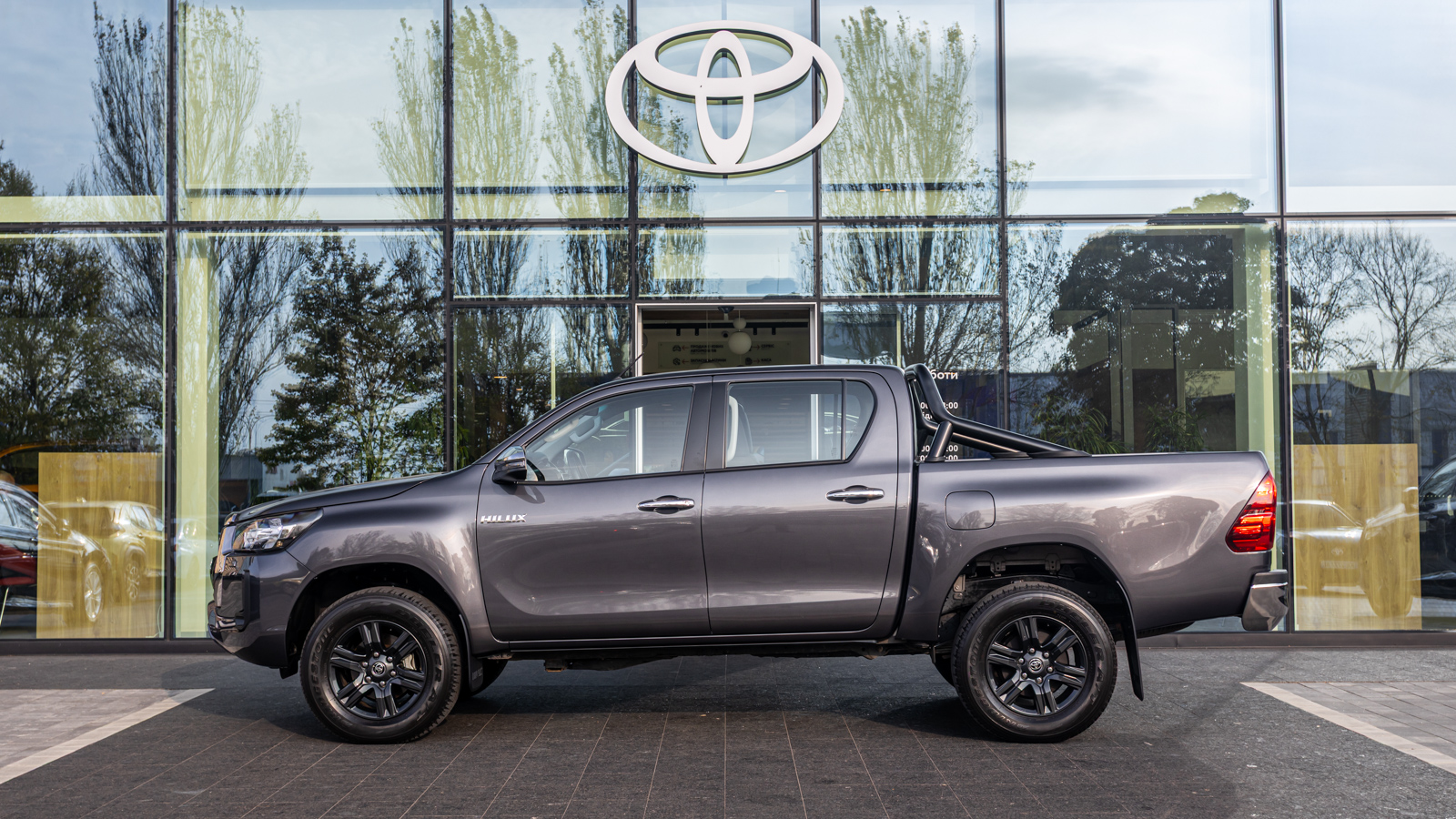 Toyota HILUX 2022 року з пробігом 35725 км, Пікап, Тойота Центр Дніпро "Алмаз Мотор" на Запорізькому шосе, м.Дніпро - 1974000 ГРН | Фото № 3