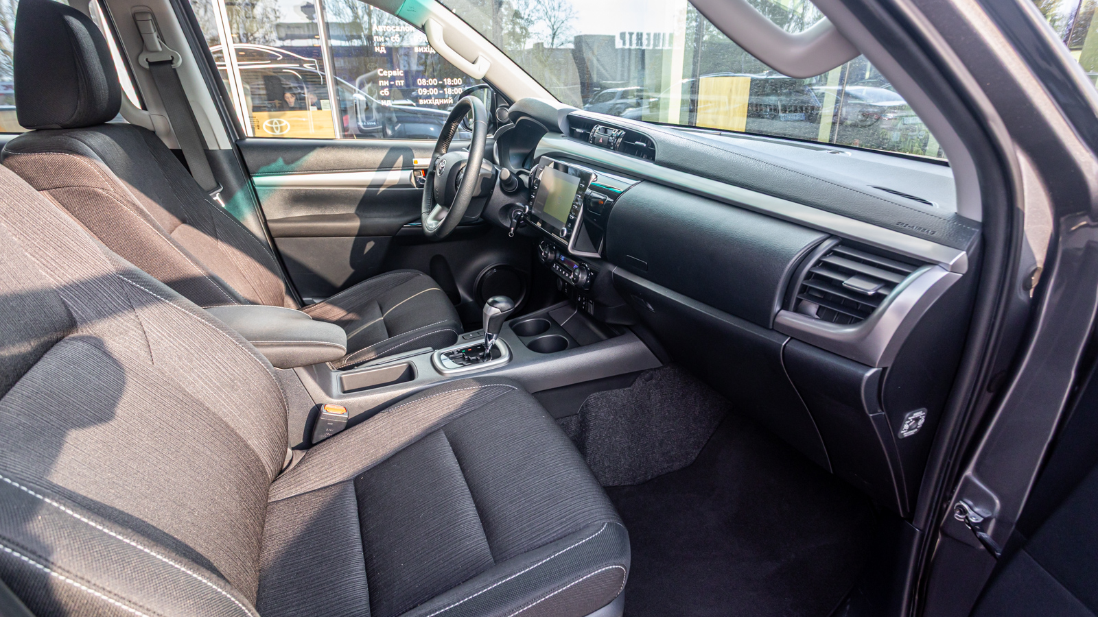 Toyota HILUX 2022 року з пробігом 35725 км, Пікап, Тойота Центр Дніпро "Алмаз Мотор" на Запорізькому шосе, м.Дніпро - 1974000 ГРН | Фото № 6