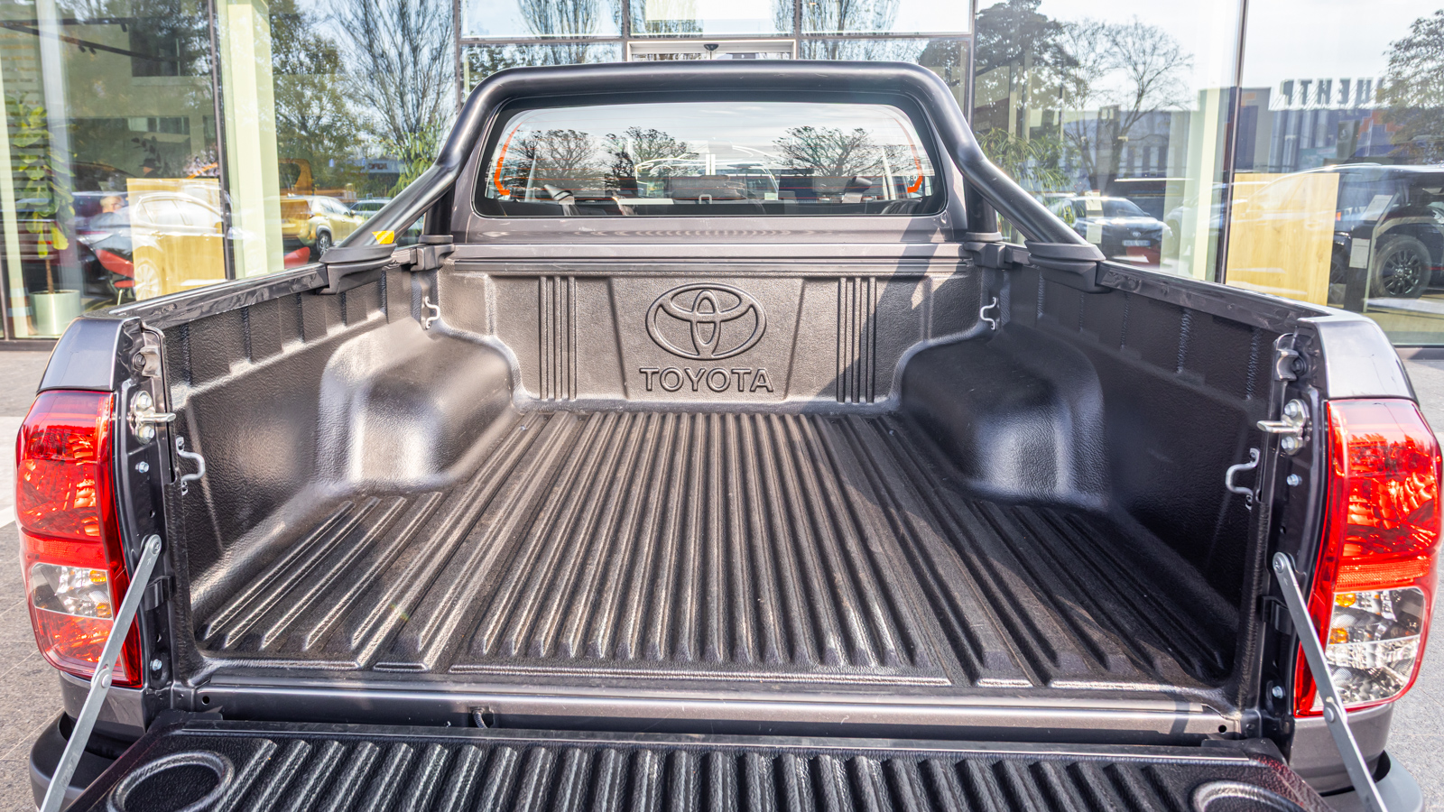 Toyota HILUX 2022 року з пробігом 35725 км, Пікап, Тойота Центр Дніпро "Алмаз Мотор" на Запорізькому шосе, м.Дніпро - 1974000 ГРН | Фото № 10