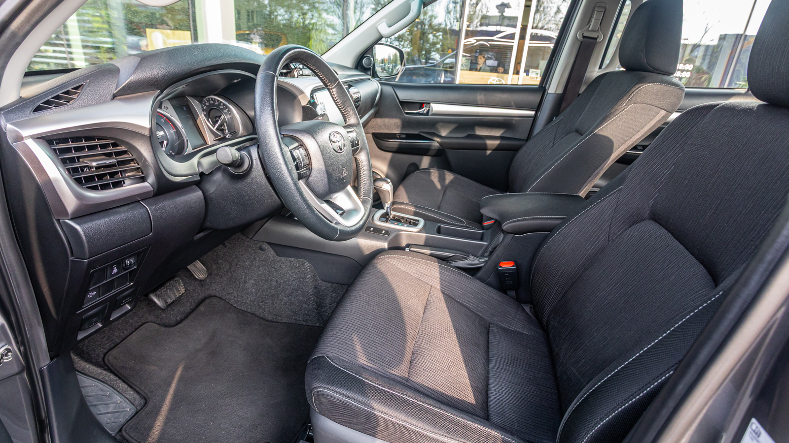 Toyota HILUX 2022 року з пробігом 35725 км, Пікап, Тойота Центр Дніпро "Алмаз Мотор" на Запорізькому шосе, м.Дніпро - 1974000 ГРН | Фото № 12
