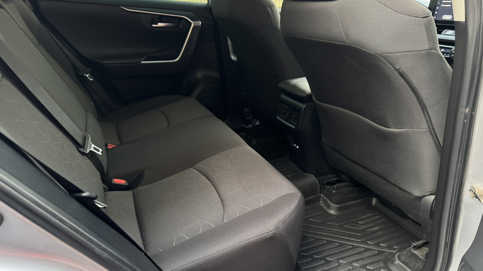 Toyota RAV4 2023 року, Універсал, Тойота Центр Київ "Автосаміт Укравто", м.Київ | Фото № 7 Toyota RAV4 2023 року з пробігом 199931 км, Універсал, Тойота Центр Київ "Автосаміт Укравто", м.Київ - 1120000 ГРН | Фото № 7