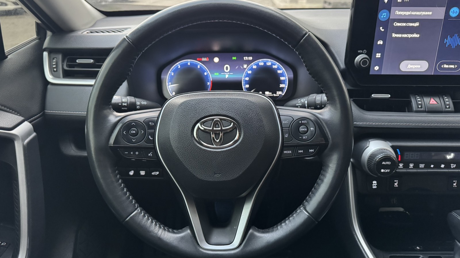 Toyota RAV4 2023 року, Універсал, Тойота Центр Київ "Автосаміт Укравто", м.Київ | Фото № 13 Toyota RAV4 2023 року з пробігом 199931 км, Універсал, Тойота Центр Київ "Автосаміт Укравто", м.Київ - 1120000 ГРН | Фото № 13