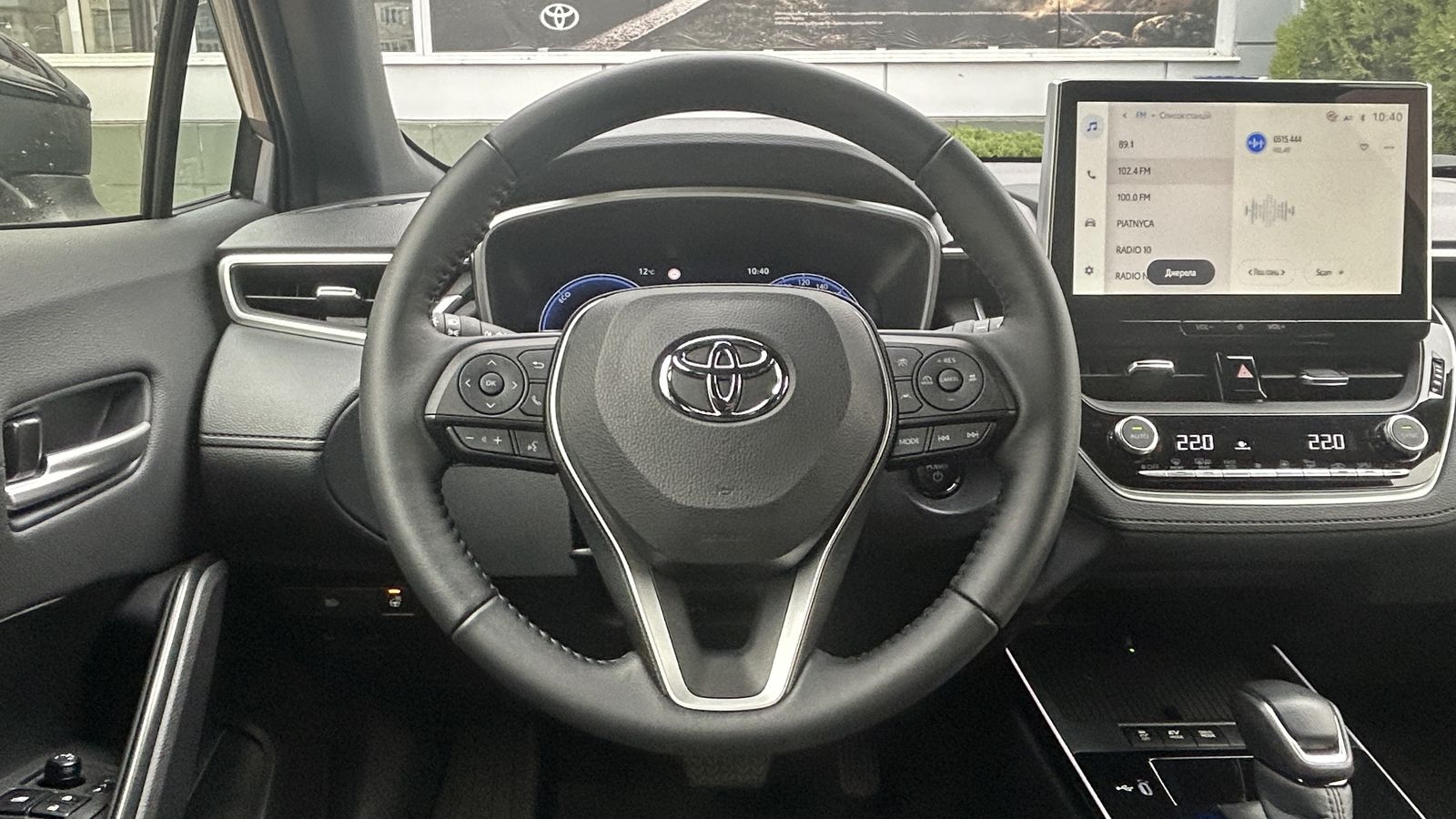 Toyota COROLLA CROSS 2025 року, Універсал, Тойота Центр Чернівці "Олімп-Моторс", м.Чернівці | Фото № 13 Toyota COROLLA CROSS 2025 року з пробігом 905 км, Універсал, Тойота Центр Чернівці "Олімп-Моторс", м.Чернівці - 1820000 ГРН | Фото № 13