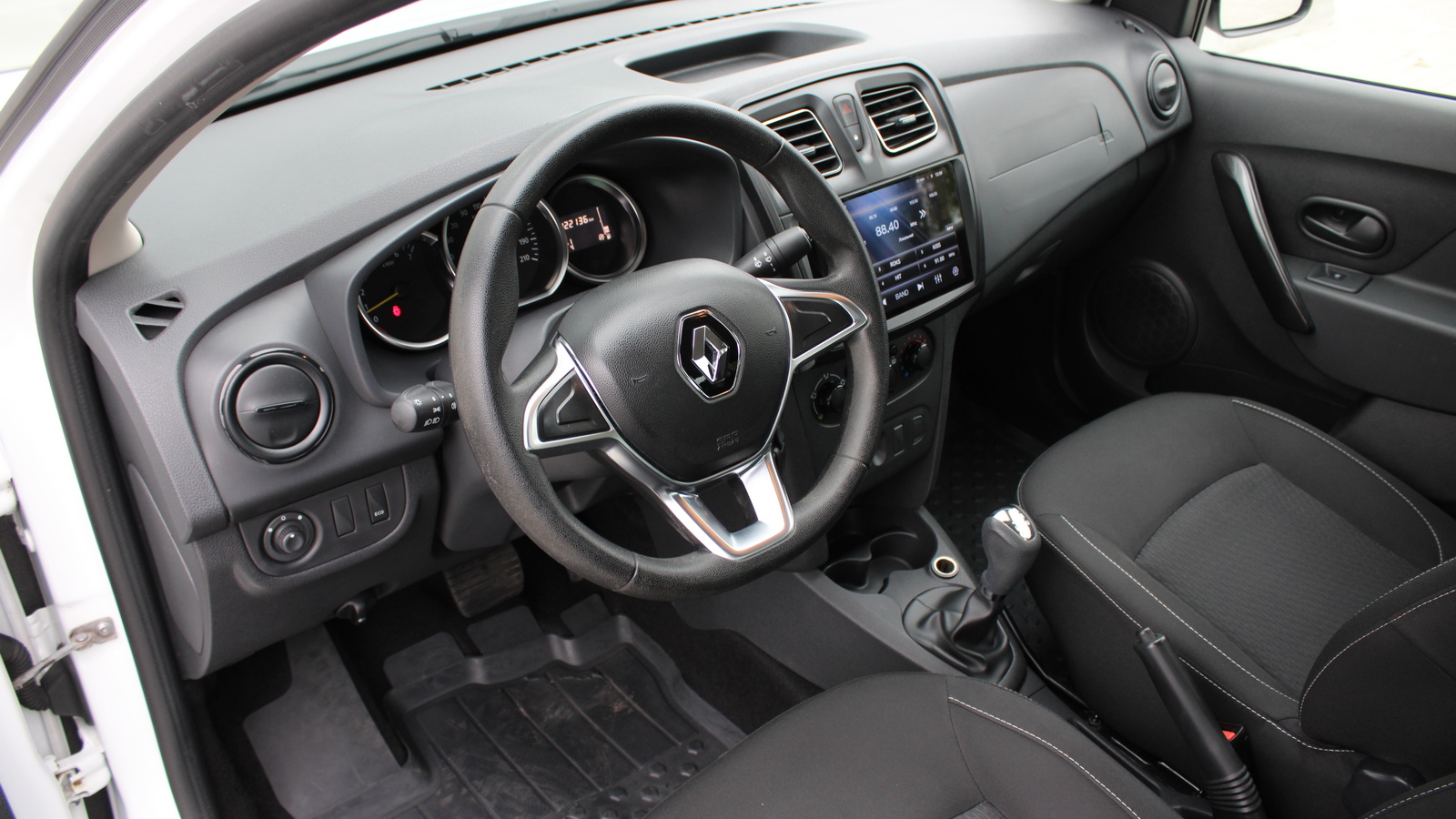 Інші авто RENAULT LOGAN 2018 року, Седан, Тойота Центр Черкаси "Мотор Сіті", м.Черкаси | Фото № 12 Інші авто RENAULT LOGAN 2018 року з пробігом 122134 км, Седан, Тойота Центр Черкаси "Мотор Сіті", м.Черкаси - 340000 ГРН | Фото № 12