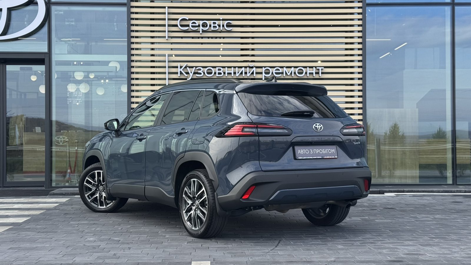 Toyota COROLLA CROSS 2025 року з пробігом 4485 км, Універсал, Тойота Центр Ужгород "Карат Мотор", м.Ужгород - 1812380 ГРН | Фото № 2
